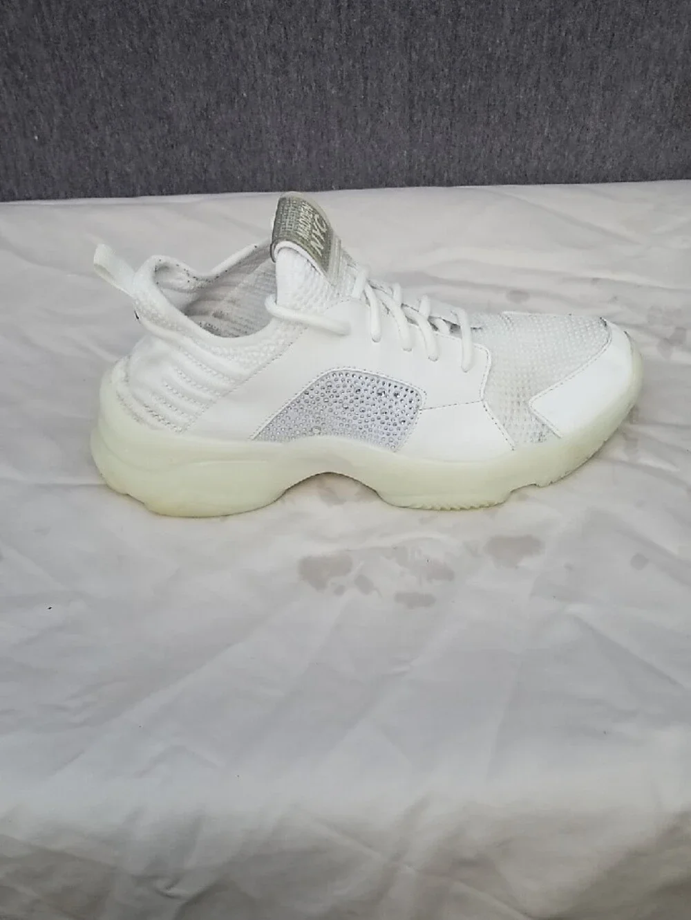 Steve Madden White Mesh & Rhinestone Sneakers Women's 9